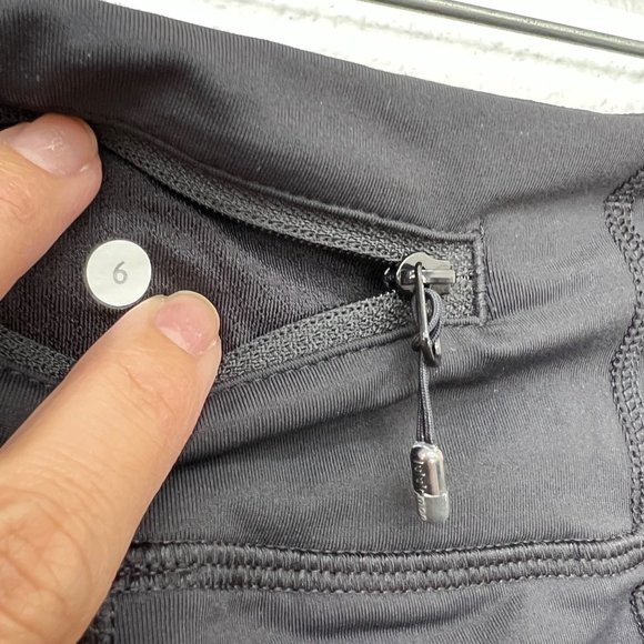 Lululemon black cropped‎ gathered leggings womens solid  Size: 6 - Picture 7 of 8